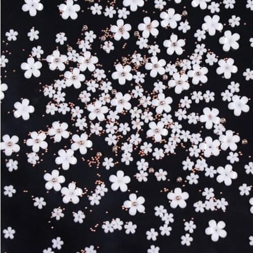 500pc/1bag 3D Big Small White Flowers Nail Art Accessories Mixed Steel Balls Three Dimensional Nail Polish Decals Decoration