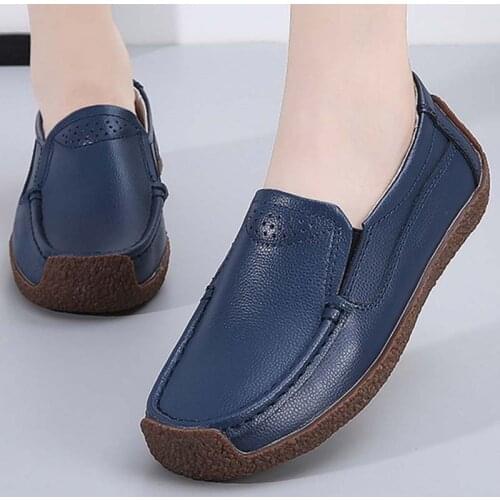 Womens Loafers Soft Leather Shoes Sneakers Woman Knitting Vulcanized Shoes Women Casual Slip On Nurse Ladies Flat Shoes Woman