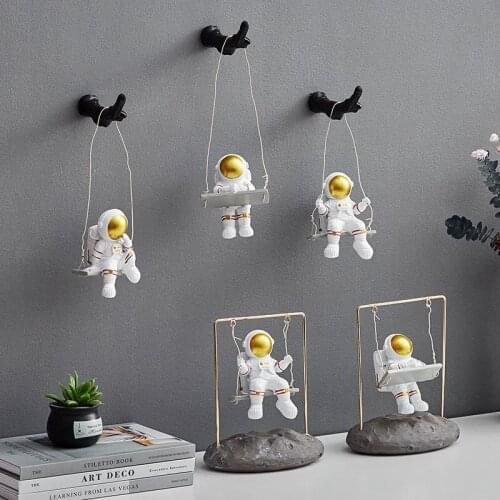 WALL DECORATION NORDIC STYLE RETRO ASTRONAUT MAN CLIMBING WALL BACKGROUND WALL DECORATIONS HANGING STATUE LIVING ROOM BACKGROUND