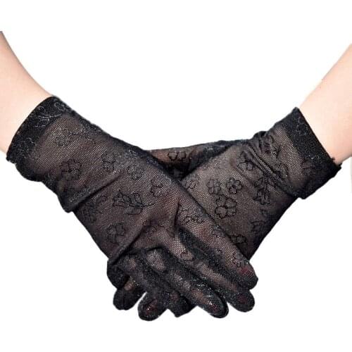 2021 New Black Grey Pink Beige Ladies Lace Gloves Elegant Short Gloves Courtesy Summer Gloves for Wedding Dinner Parties