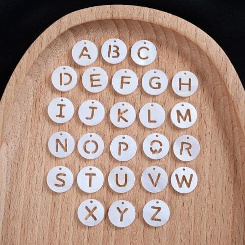 10Pcs Fashion A-Z 26 English Letter Round Shell Beads Charms Small Alphabet Loose Beads For Jewelry DIY Bracelet Accessories