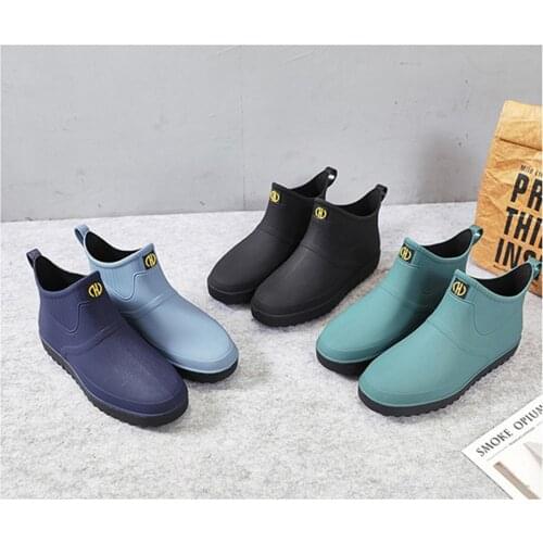 Waterproof Fly Fishing Shoes New Outdoor Hiking Comfortable Short Tube Natural Rubber Rain Boots Mens Non-slip Fisher Rain Boots