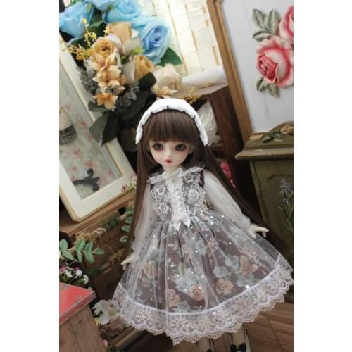 BJD doll dress is suitable for 1/31/41/6 and Blythes giant Baby Strike Song Salsa dress dress + white simple headpiece suit