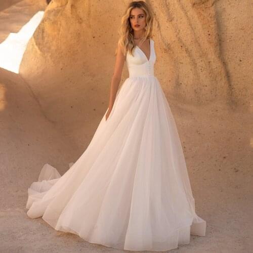 Eightree 2021 Tulle Boho Wedding Dress Applique V-Neck Backless Beach Bohemian Bridal Ball Gowns Sleeveless A-Line Evening Dress