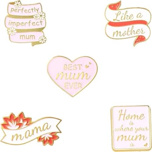 Pink Heart Metal Lapel Pins Cartoons Anime Enamel Badges Fashion Letter Brooches For Women Cute Decorative Hijab Pin Accessories