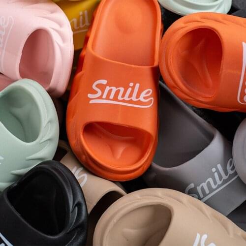 2021 Summer Mens New Casual Sandles Soft Sole Shoes Womens Candy Color Beach Fashion Drag Shoes Outdoor Versatile Slippers