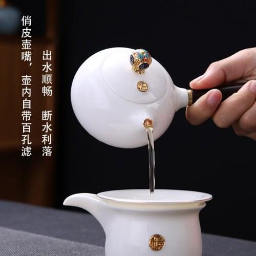 Handmade Creative Yixing Teapot Cute White Gift Box Ceramic Tea Pot Kung Fu Porcelain Teaware Bouilloire Tea Infuser Ed50cf