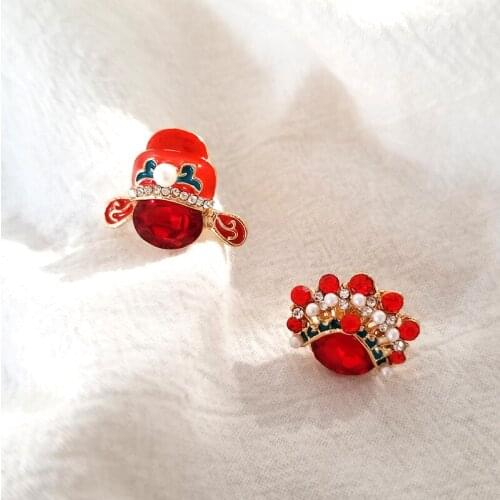 Chinese Style Vintage Metal Red Rhinestones Brooch Peking Opera Facial Makeup Badges Jewelry Gift for Couples 2021 Wholesale
