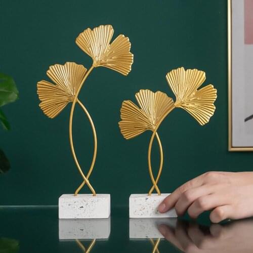 1PC Exquisite Ginkgo Leaf Craft Ginkgo Leaf Decoration Ginkgo Leaf Decor Wooden Base Wrought Iron Ginkgo Leaf Ornaments