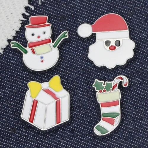 8x Alloy Cute Christmas Brooch Pin Jewelry Christmas Tree Pattern Girls
