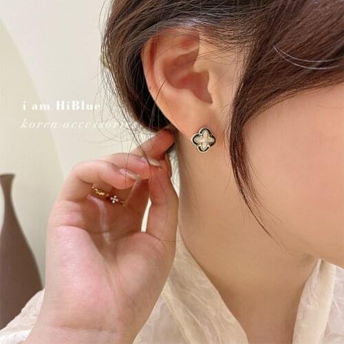 Four Leaf Flower Earrings No Hole Ear Clips Black Geometry Clip On Earring Without Piercing Minimalist Earrings CE1058-2