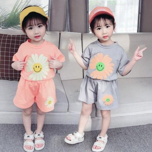 New summer style Girls clothes set toddler baby girl Lovely Daisy print T-shirt+Shorts 2 pcs sets Outfits for 1-5 years