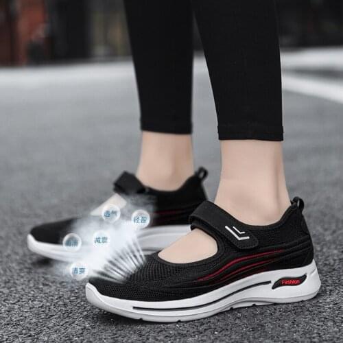 Light Sneakers Women Running Shoes Women Breathable Mesh Slip-On Shoes Woman Gym Sports Shoes 2021 Zapatillas Mujer Deportiva