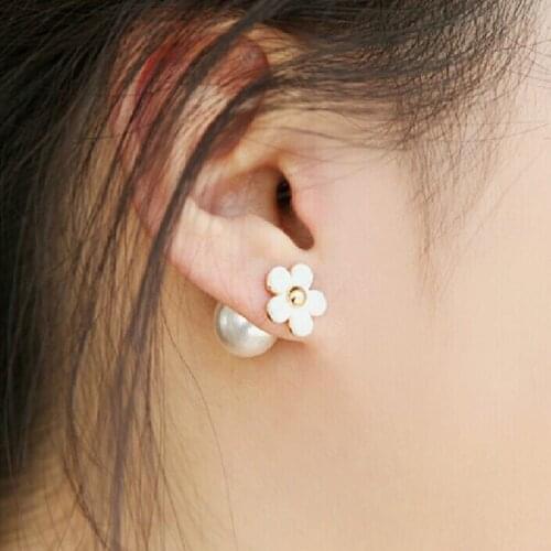 Five Leaf Flower Imitation Pearl Earrings Korean Star Models Ladies Wholesale Women Summer Fresh flower Earrings
