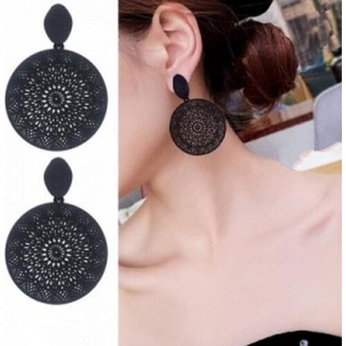Ex1310 Korean version Fashion Vintage simple black geometric circle Hollow Pattern studs earrings trend Womens Jewelry Accessor