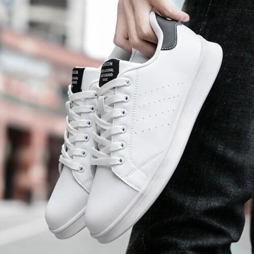 Non-Slip Men Sneakers Black White Breathable Casual Male Outdoor Walking Shoes Fashion Flat High-Quality Fashion Sport Shoes Men
