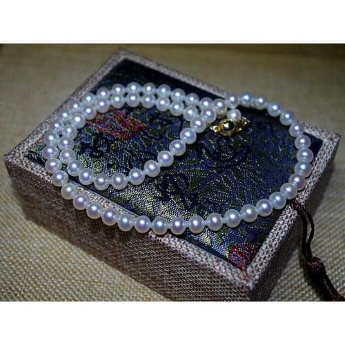 Classic 8.5-9mm Japanese Akoya round white pearl necklace18inch 14k