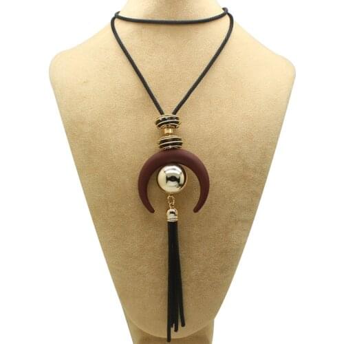 High Quality Half Moon and Ball Tassel Necklace Pendant Women Fashion Jewelry Wholesale 2019