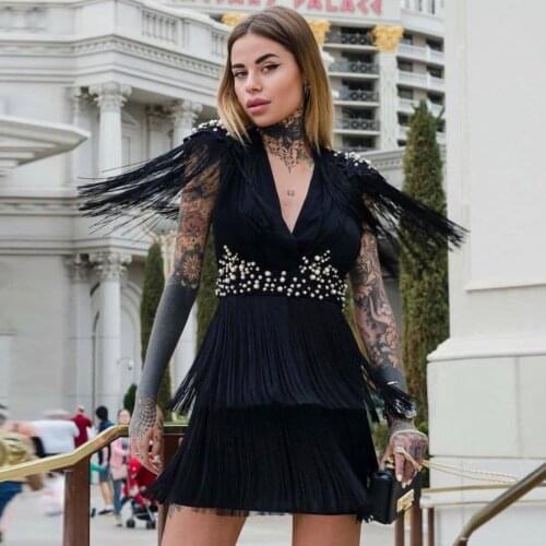 Stunning Tassel Studded Black Bandage Dress V Neck Sleeveless Pearl Embellished Solid Beading Mini Sheath Party Femme Dress