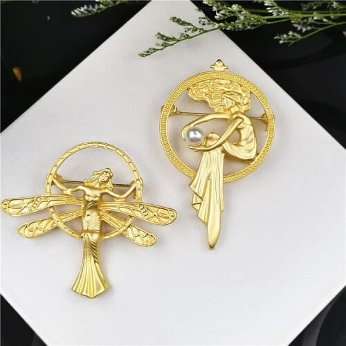 Antique retro matte gold angel girl Brooch Baroque Brooch suit shirt pin accessories manufacturer