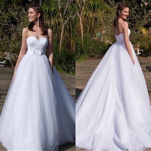 Wonderful Tulle Sweetheart Neckline A-line Wedding Dresses With Lace Appliques Backless with Zipper Robe De Mariage