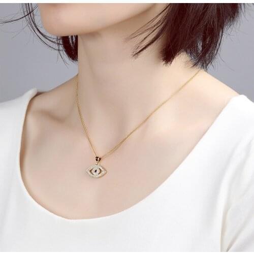 Cyue Fashion Cz Eye Pendant Gold-plated Copper Short Clavicle Chain Ladies Necklace Micro-inlaid Jewelry