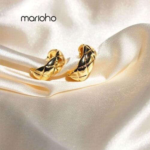 Vintage Gold Color Rhombus Lattice Texture C Shape Hoop Earrings Metal Bump Geometric Earrings Fashion Simple Jewelry Party