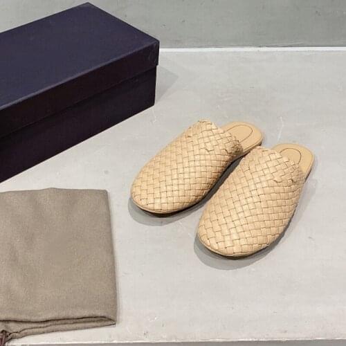 2021 Woven Strap Flat Slippers Women Brand Ladies Mules Braided Designer Slides Platform Sandals Women Runway Party Shoes