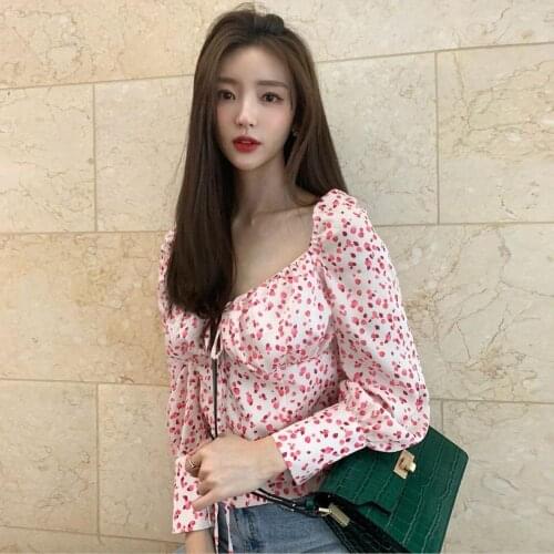 New 2020 summer top Hong Zhiyun star same square collar French floral Long Sleeve Chiffon shirt
