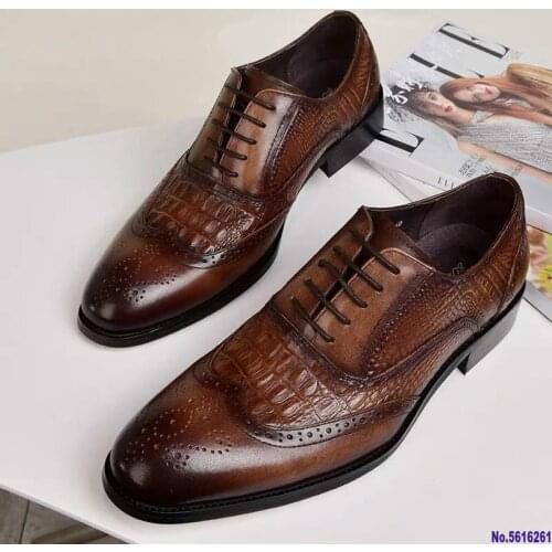 New Crocodile Vintage Fashion Men Shoes Formal Dress Casual Leather Shoes Business Wedding Loafers Designer Brogue Office Shoes