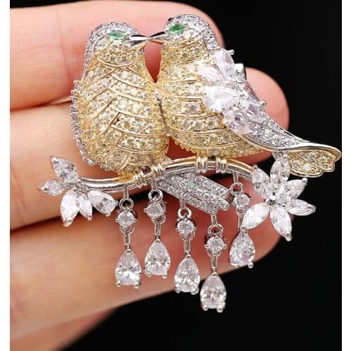 2021 New Pink Zircon Fashion Lovely Birds Brooches For Women Jewelry Gorgeous Crystal Costume Lapel Pins Animal Bird Brooch Pin