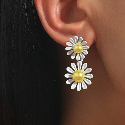 Fashion Sweet Colorful Small Daisy Flowers Earrings For Women Female Shiny Elegant Flower Earring Party Banquet Jewelry Gift