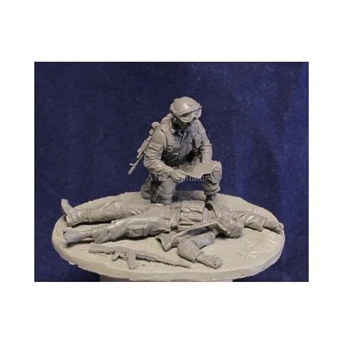 1/35 Scale Die-cast Resin White Model Russian Army WWII Soldiers 2 People Need To Manually Color The Model Free Shipping