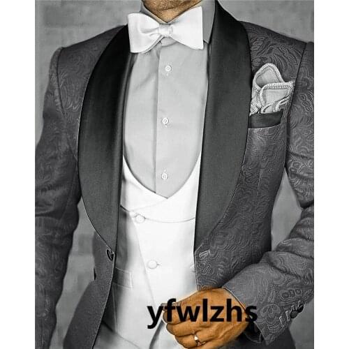 Handsome Embossing Groomsmen Shawl Lapel Groom Tuxedos Wedding Dress Men Suits Blazer Prom Dinner (Jacket+Pants+Tie+Vest) A969