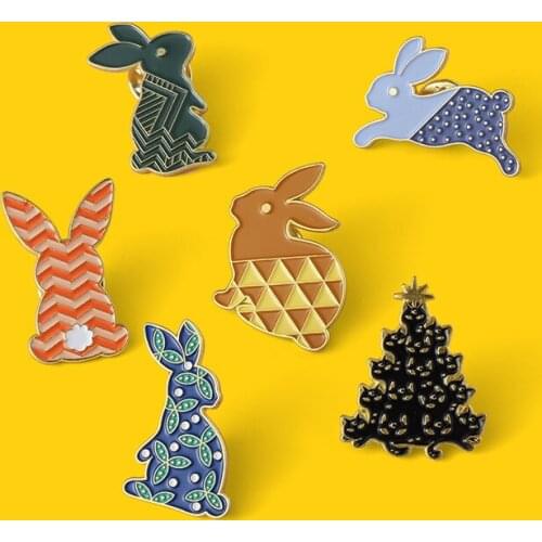 Cute Color Striped Rabbit Enamel Pin Take Rabbit Lapel Pins Badges Womens Brooch Top Accessories Jewelry Friend Gift Wholesale