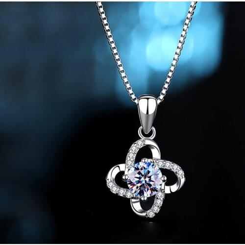 Four Leaf Clover Pendants White Moissanite Necklace 50points 925 Silver Set Zircon Necklaces For Women Wedding Gift Jewelry