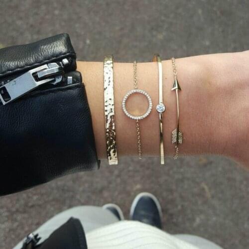 Qiaoyue Golden Bracelets