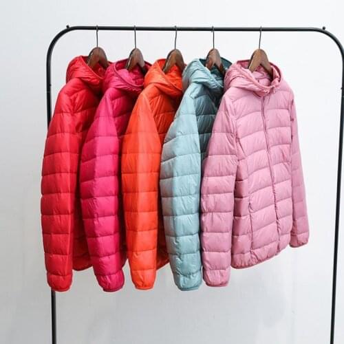 2020 Winter Ultra Light Duck Down Jacket Women Slim Short Coat Hooded Warm Female Portable Parkas Womens Down Jackets