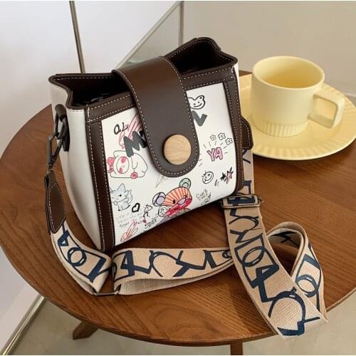 Wriufred Graffiti niche design bag female summer 2021 new trendy fashion hit color messenger bucket bag wild shoulder bag