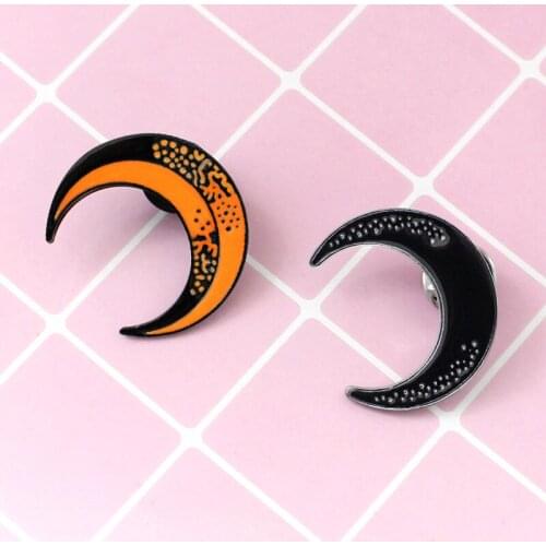 Moon Crescent Brooch Pin for Women Men Cute Yellow Black Crescent Brooch Lapel Pin Denim Collar Backpack Gift Enamel Badge