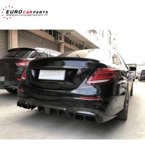 W213 E63 diffuser with exhaust tips fit for W213 E63 2017-2019year to B-style carbon fiber diffuser with light and muffler tips