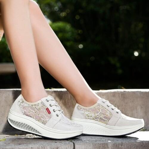 Light Sneakers Women Shake Shoes Women Breathable Mesh Fitness Shoes Woman Sports Shoes 2021 Zapatillas Mujer Deportiva