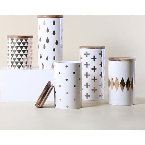 Nordic Ceramic creative wooden lid gold ceramic storage can sealed can kitchen storage can tea coffee can Household