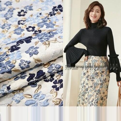 Gold silk three-dimensional embossed flower yarn-dyed jacquard fabric, sewing fabric factory shop is not out of stock