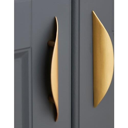 Copper Color Kitchen Door Handle Nordic Wardrobe Wardrobe Drawer Knob Hardware Black Gold Leaf Crescent Shape Home Decoration