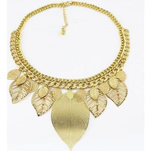 2018 New European and American style retro exaggerated multi-element leaves combination short necklace