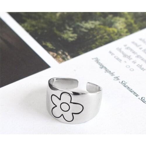 HANGZHI 2021 NEW Japanese and Korean flower girl ring personality simple retro chrysanthemum design glossy adjustable ring