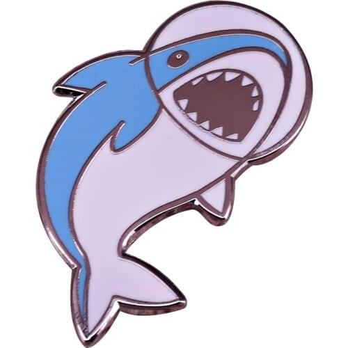 Blue whale brooch cute sea animal badge ocean fish pin great gift for friends kids funny backpack clothes accessory