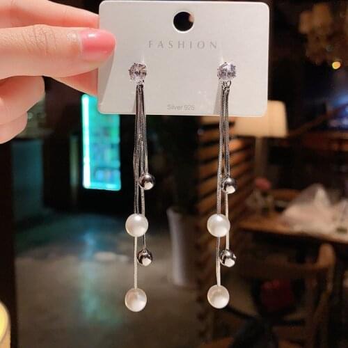 Temperament Long Pearl Tassel Metal Earrings Personality Round Beads Female Fashion Earrings Simple And Elegant Jewelry