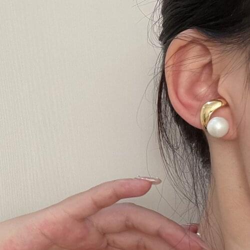 Korean Gold Color Bending Fake Piercing Pearl Earcuff Faux Earrings for Women Vintage Pearls Clip on Ear Cuff Jewelry